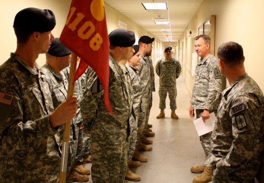 EOD Soldiers Meet With Guard Leader