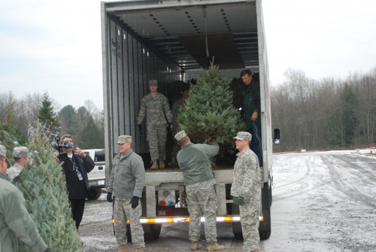 Soldiers Donate Time to Trees for Troops