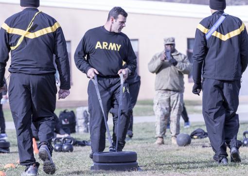 Soldiers tackle Army Combat Fitness Test 