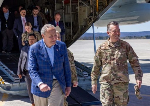 Senator visits 109th Airlift Wing Airmen 